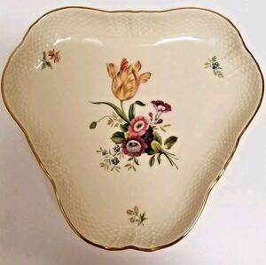 Denmark Royal Copenhagen Frijsenborg Porcelain Asymmetrical Dish 910-1526